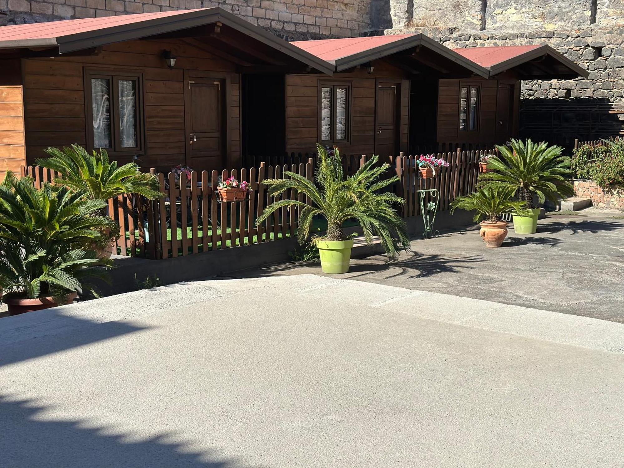 Villa Garden Of Bitter Aeroporto di Catania Fontana Rossa Esterno foto